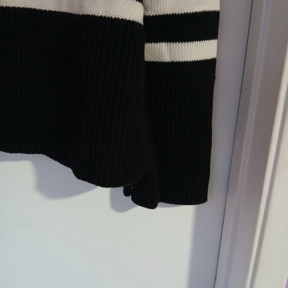 GAP Women's  Boxy Black and White Striped Sweater  SZ S - Picture 2 of 10